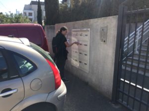 Distribution d'imprimés Marseille dans la rue dans des boites groupées